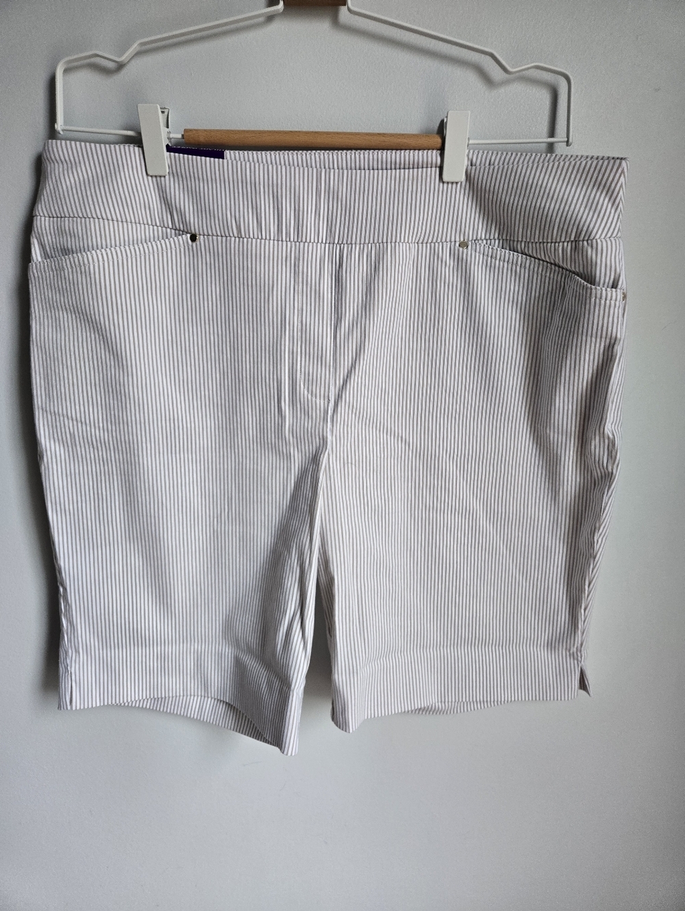 New HILARY RADLEY White with Tan Pinstripe Shorts